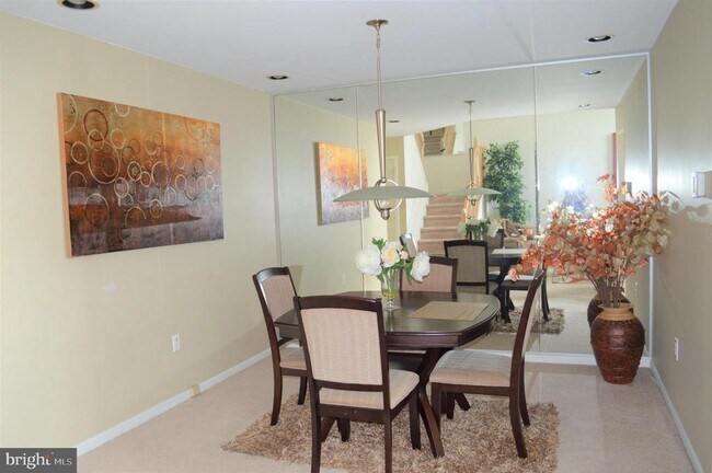 Building Photo - 23 Sawgrass Ct