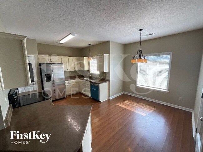 Foto del edificio - 1628 Needle Oak Dr