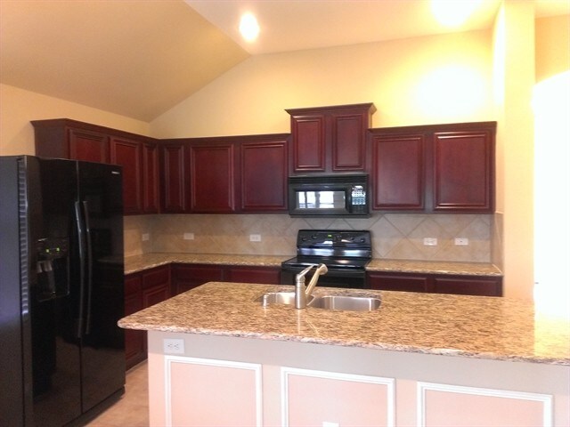 Foto del edificio - 5004 Birchwood Dr