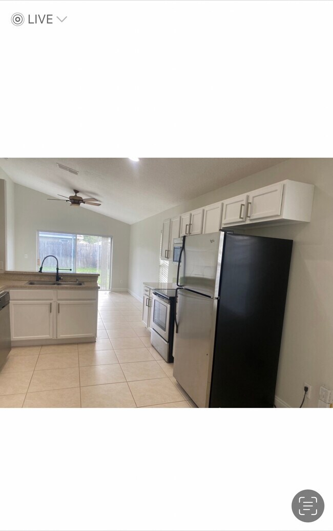 Foto del edificio - 10656 Leader Ln
