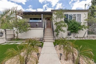 Building Photo - 10630 Samoa Ave