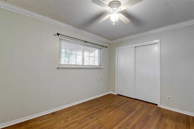 Building Photo - 5846 Willow Oak Dr