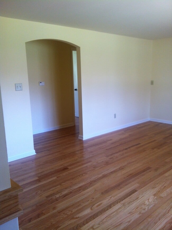 Building Photo - 108 Ronnell Dr