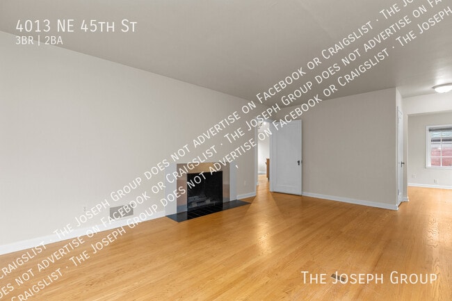 Building Photo - 4013 NE 45th St