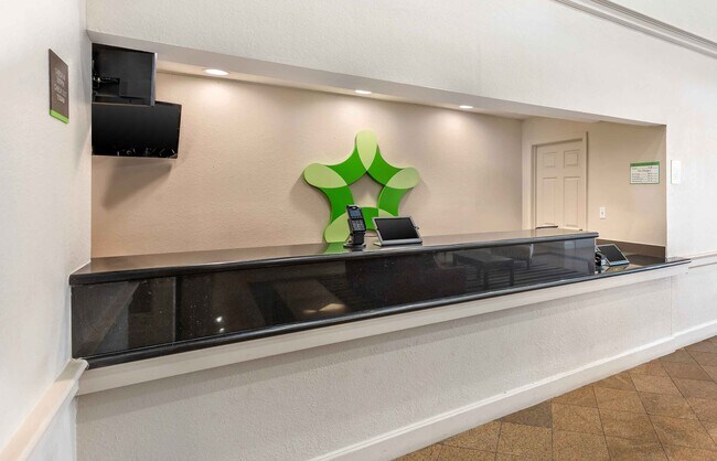 Foto del edificio - Furnished Studio-Tampa - Airport - N. Westshore Blvd.