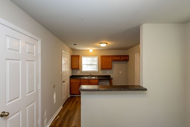Building Photo - Cozy and well maintained 2 Bed / 1 bath home in Beaumont! Move in ready!