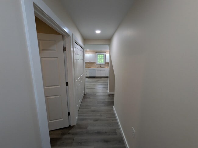 Building Photo - 80 Nicholas Ln