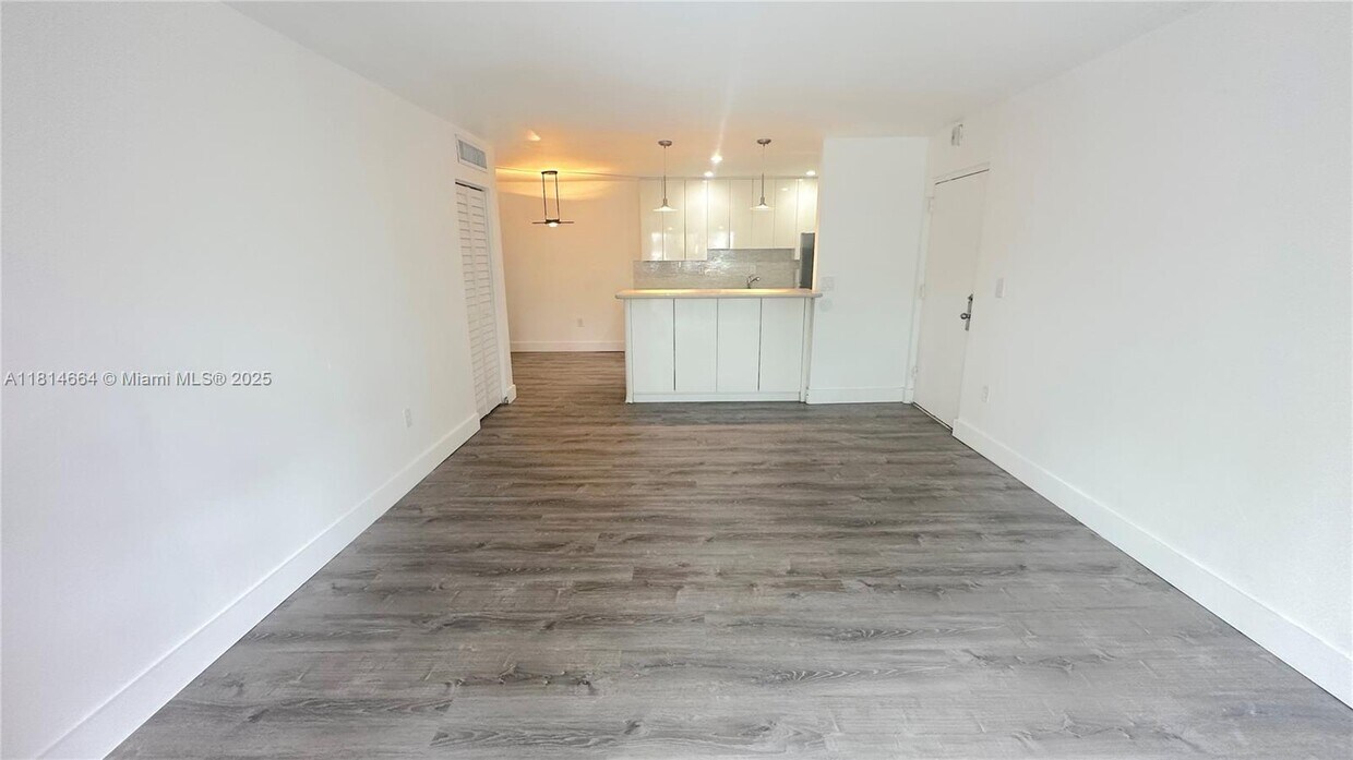 Foto del edificio - 10836 N Kendall Dr