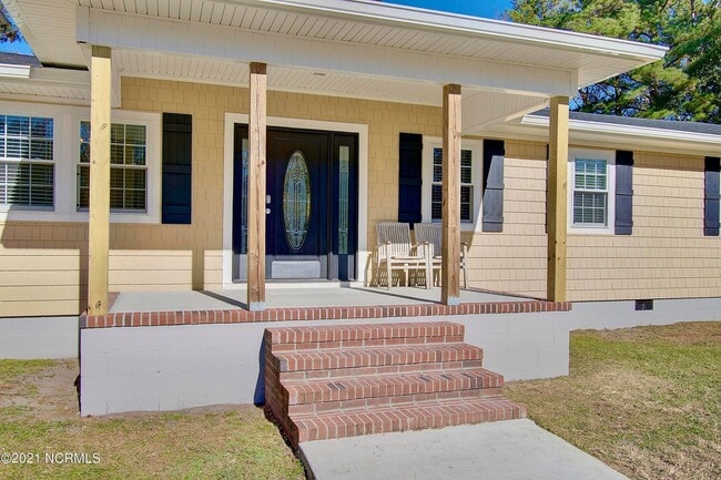 Photo - Land with plenty of personality Townhome