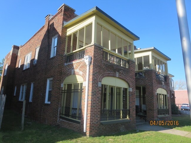 Building Photo - 812 NW 23rd St