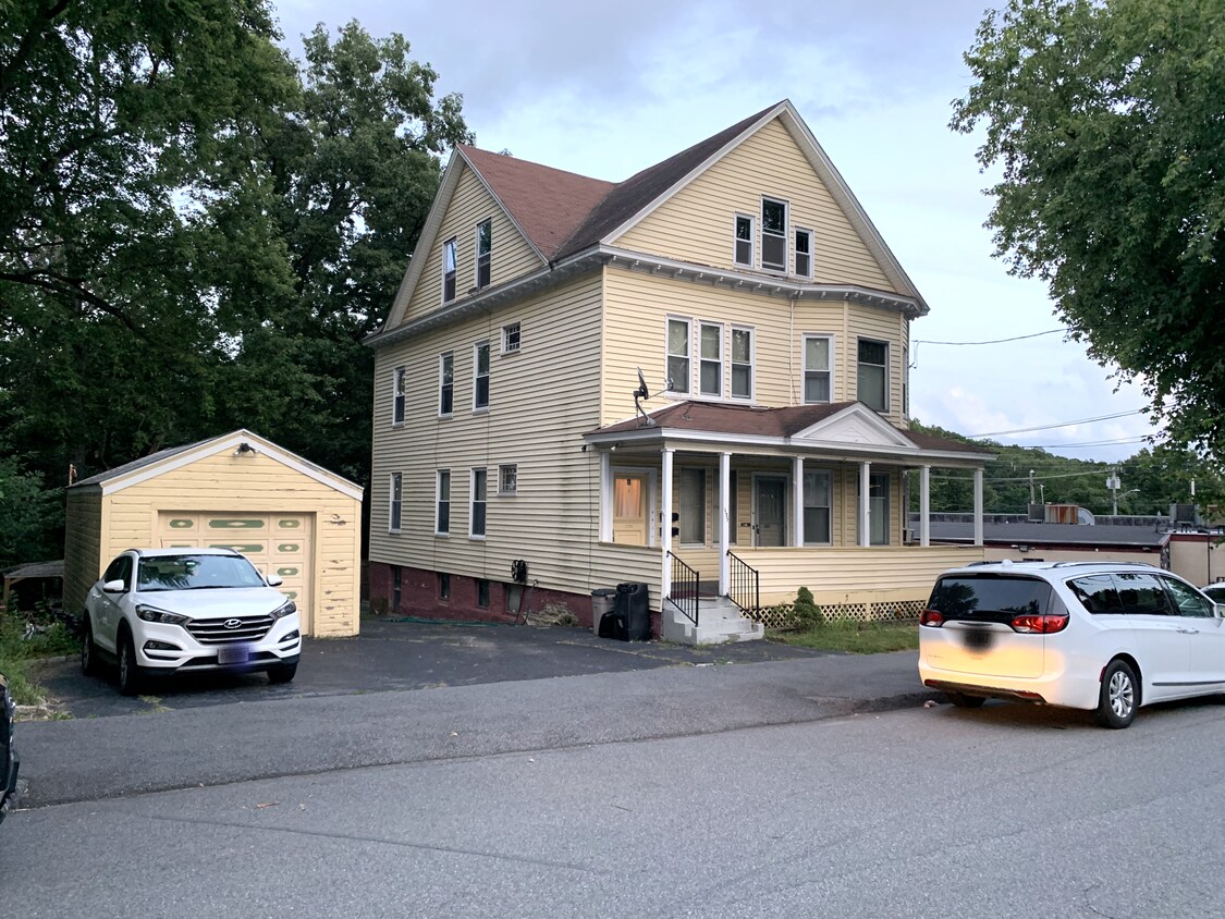 Primary Photo - 135 Grandview Ave