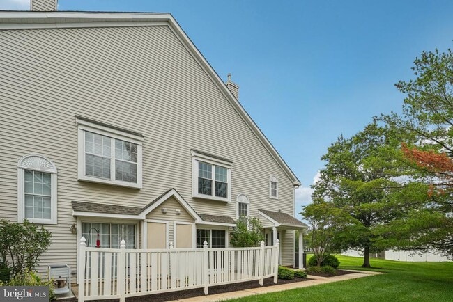 Building Photo - 505 Oliphant Ln