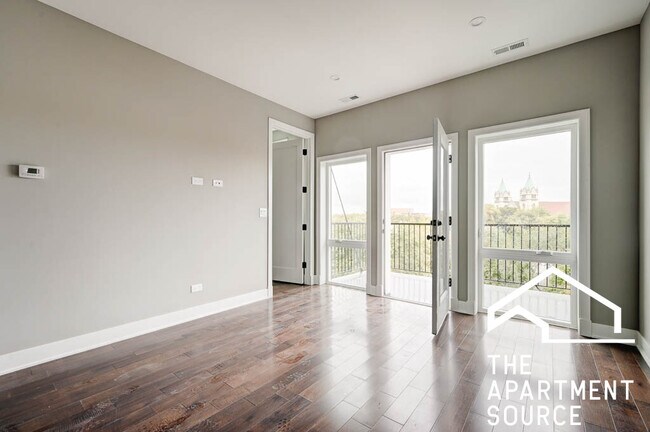 Foto del edificio - 2217 N Clybourn Ave