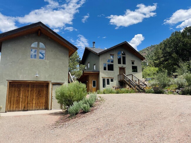 Foto del edificio - 600 Crystal Ln