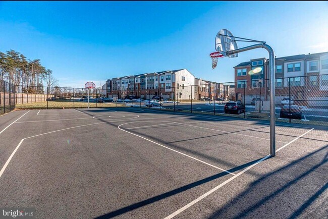 Foto del edificio - 42440 Dogwood Glen Square