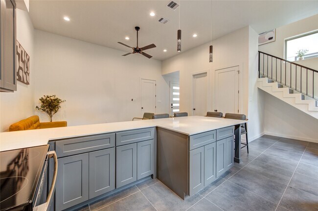 Foto del edificio - 13102 Honey Suckle Ridge Ln