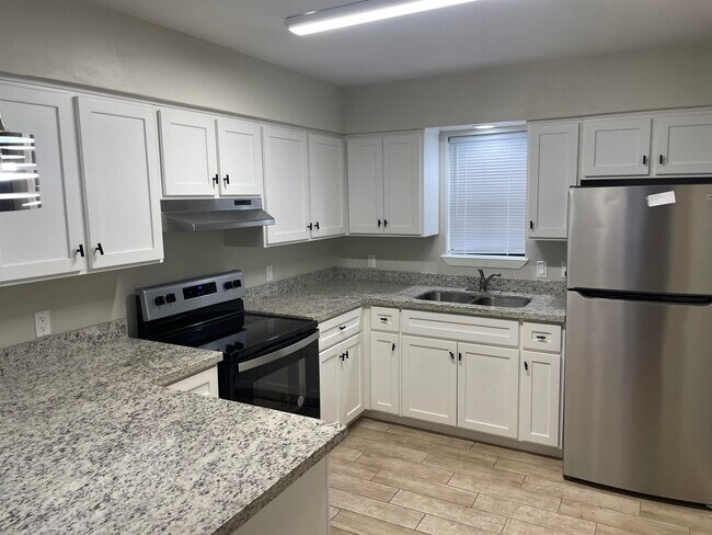 Foto del edificio - 3005 E Price St