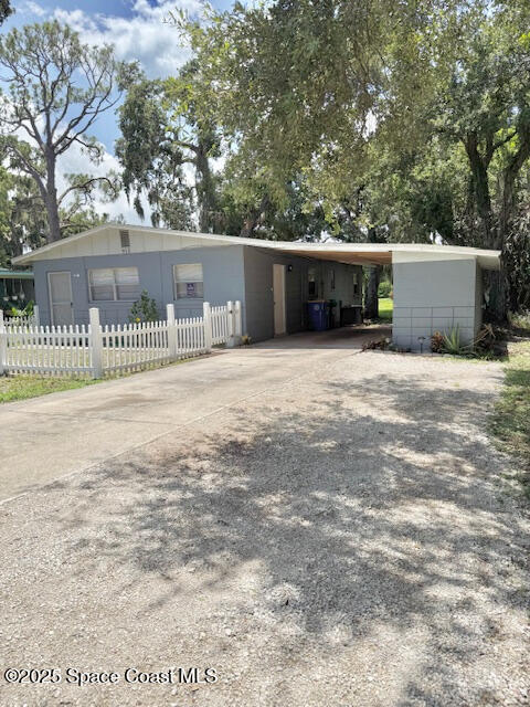 Foto principal - 915 S Fiske Blvd