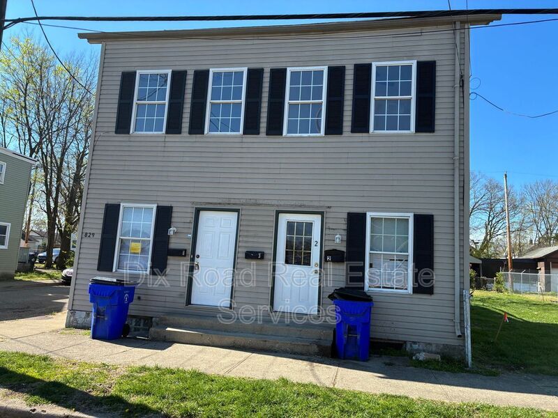 Photo - 829 Maple Avenue