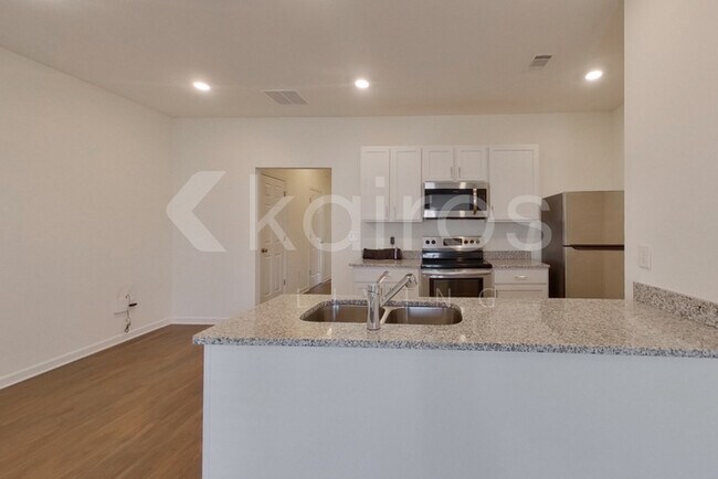 Building Photo - 226 Long Is Dr