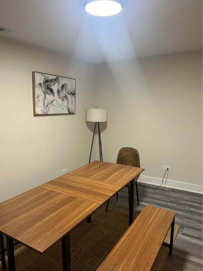 Building Photo - 2344 S Ridgeway Ave