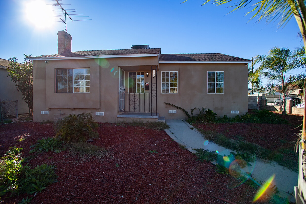 7659 Tujunga Ave, North Hollywood, CA 91605 House Rental in North