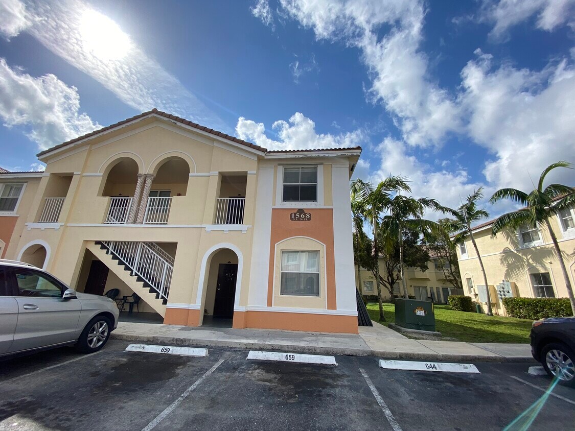 Foto principal - 1568 26th SE St