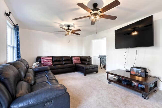 Building Photo - 10595 Blue Bell Way