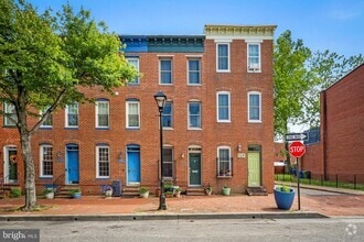 Building Photo - 747 McHenry St