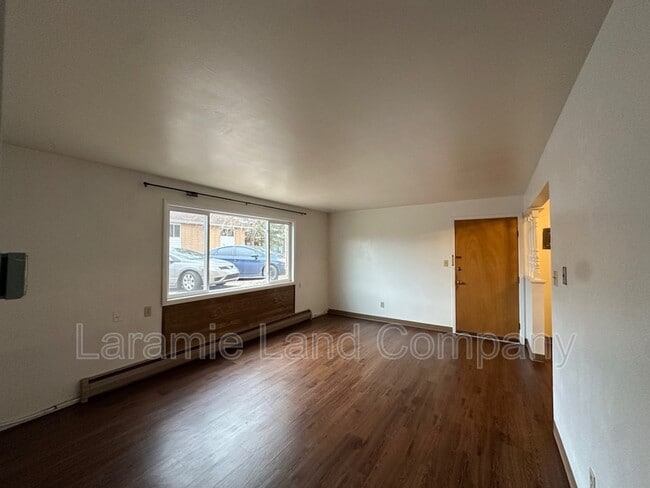 Building Photo - 1609 E Baker St