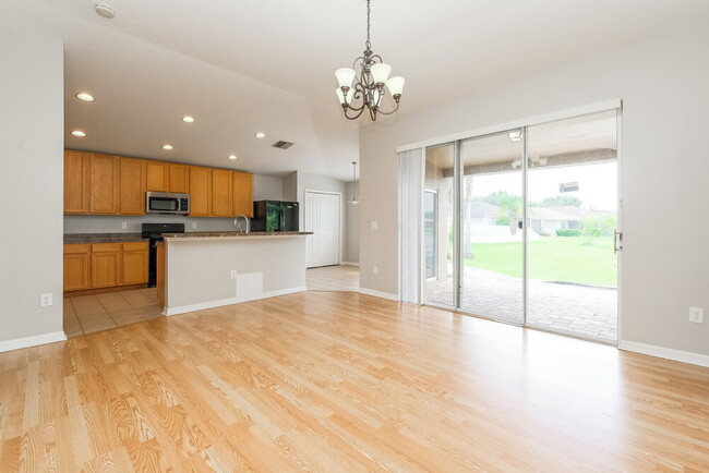Building Photo - 7817 Monarch Garden Cir