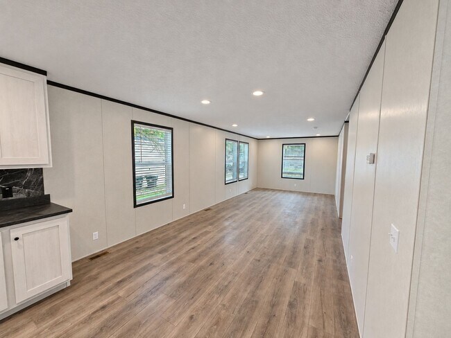 Foto del edificio - 13 Hummingbird Dr
