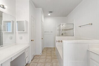 Building Photo - 5913 Dolores St