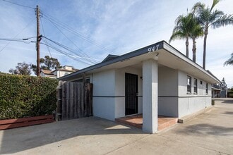 Building Photo - 947 Oak Ave