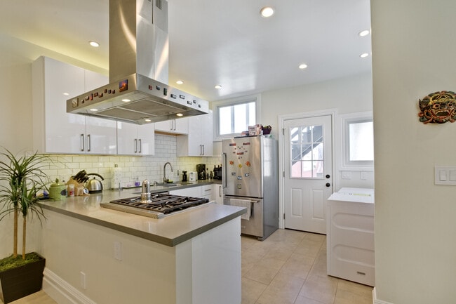 Building Photo - 2130 Mason St