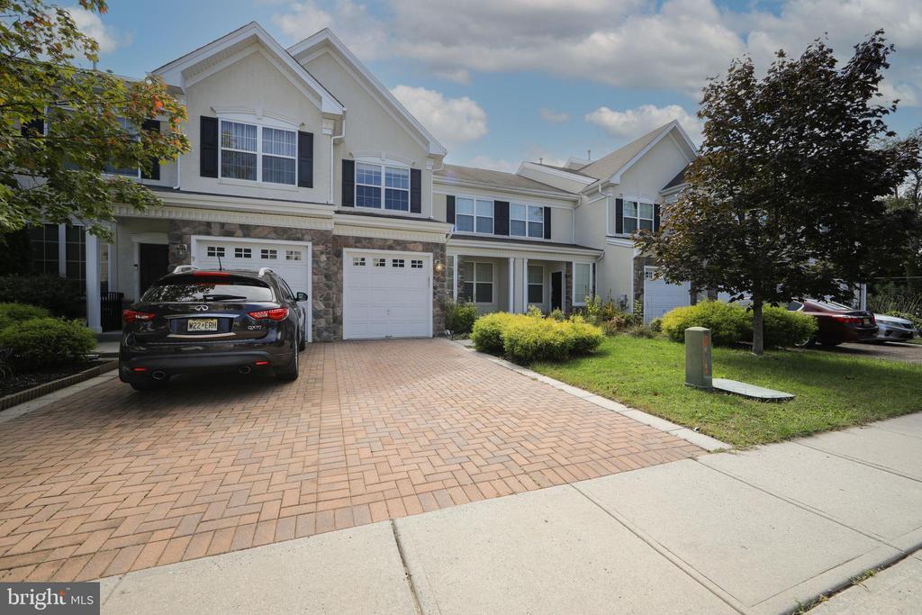 Foto principal - 7 Kingswood Ct