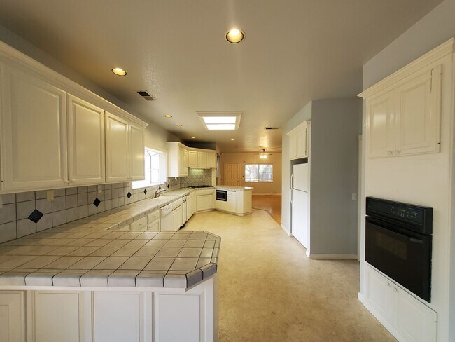 Foto del edificio - Introducing Your Dream Home:  A perfect blend of comfort and convenience!