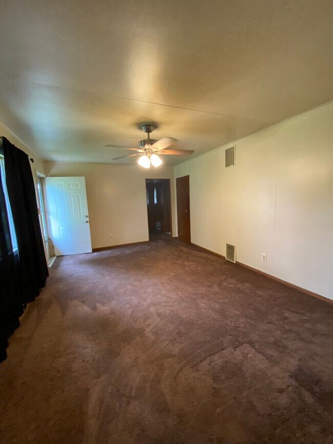 Foto del edificio - 3 Bedroom Ranch in Eastmoor