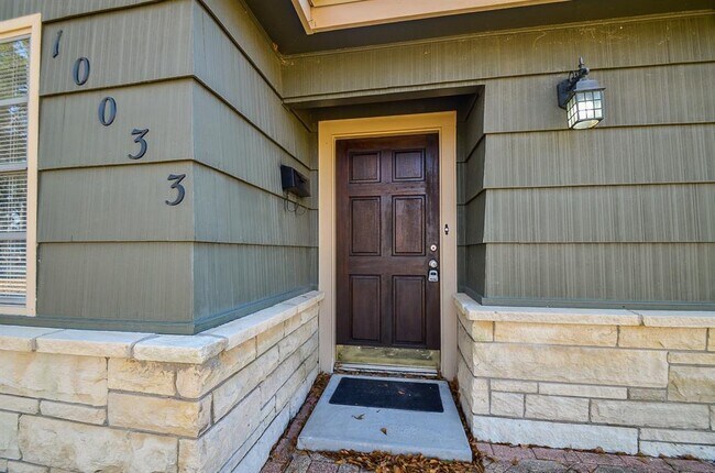 Building Photo - 10033 Whiteside Ln
