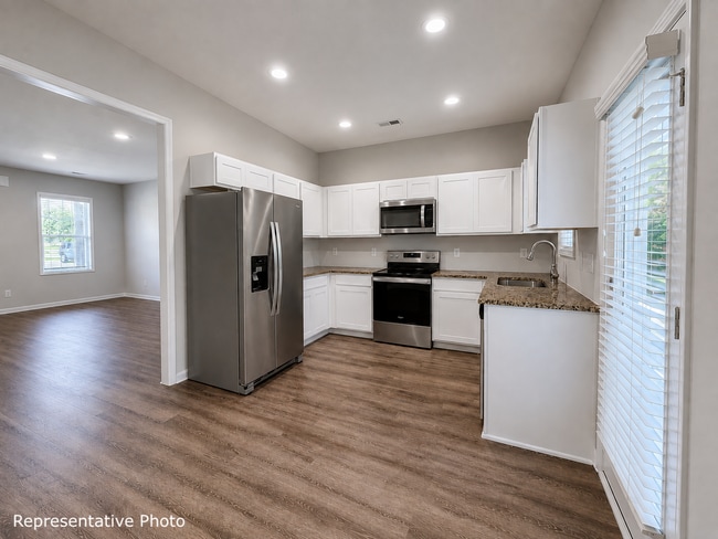 Building Photo - 267 Spirea Dr