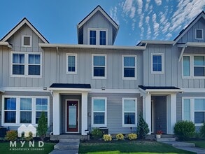 Building Photo - 4151 SE Fortress Ln