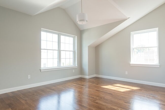 Building Photo - 57 Savin Hill Ave