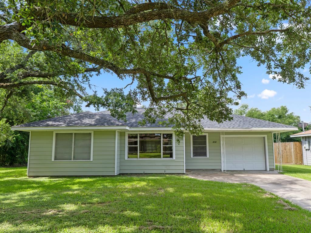 Foto principal - 2112 Hillcrest Dr