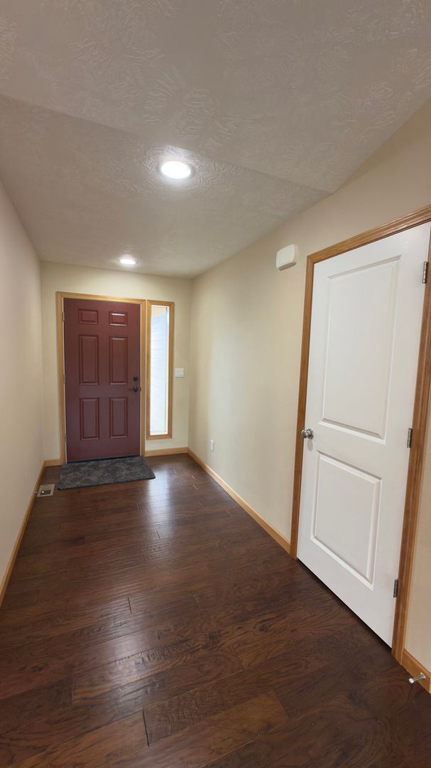 Foto del edificio - 355 SW Kalmia Ave