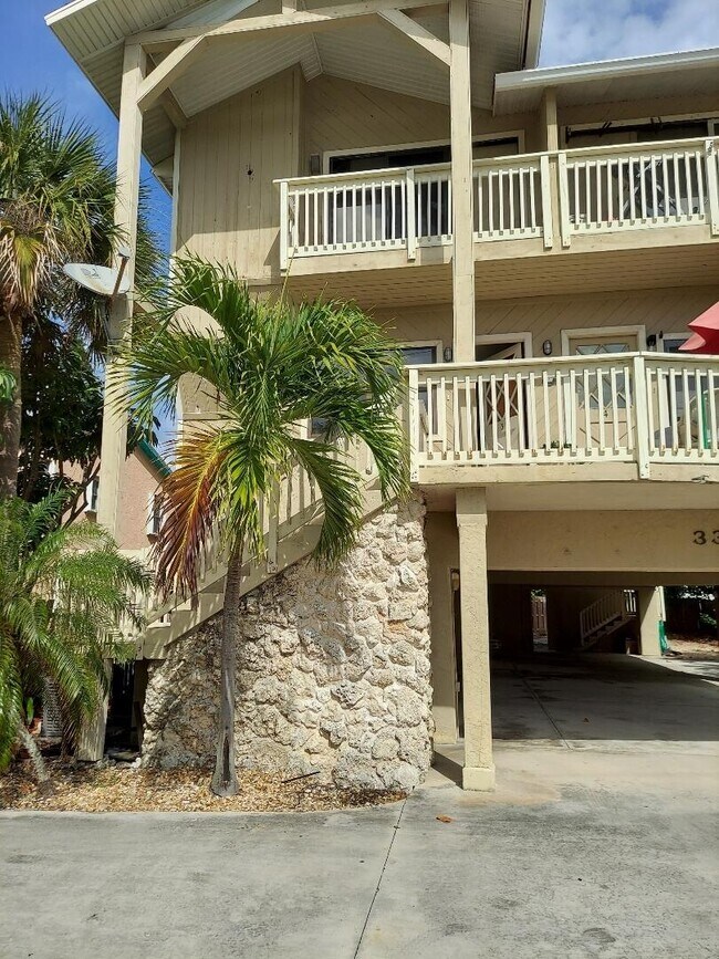 332 Hernando St, Fort Pierce, FL 34949 Townhome Rentals in Fort