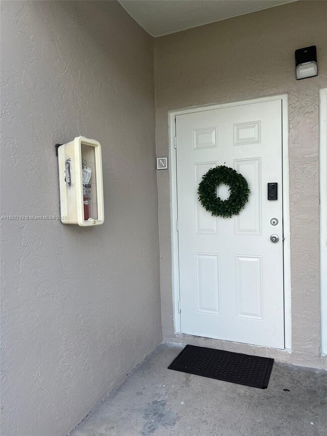 Foto del edificio - 17515 NW 67th Ct