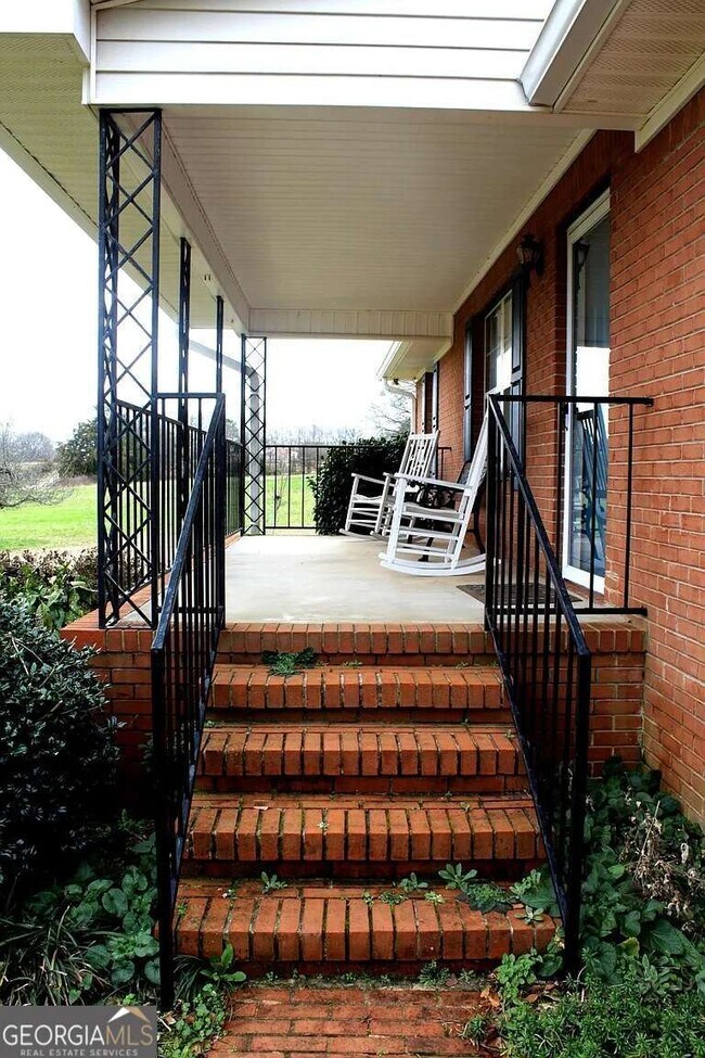 Foto del edificio - 2300 Colham Ferry Rd