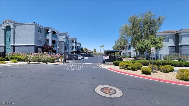 Building Photo - 6955 N Durango Dr