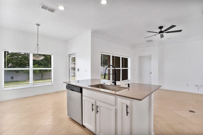 Foto del edificio - 13830 Orange Crest Dr