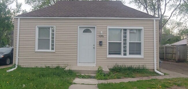 Foto del edificio - 4646 N 51st Blvd